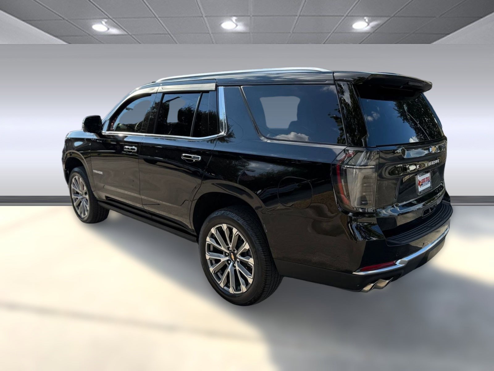 2025 Chevrolet Tahoe High Country photo 3
