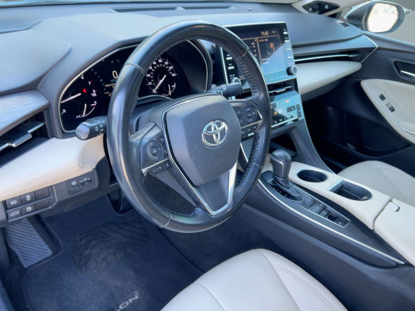 2019 Toyota Avalon XLE photo 4