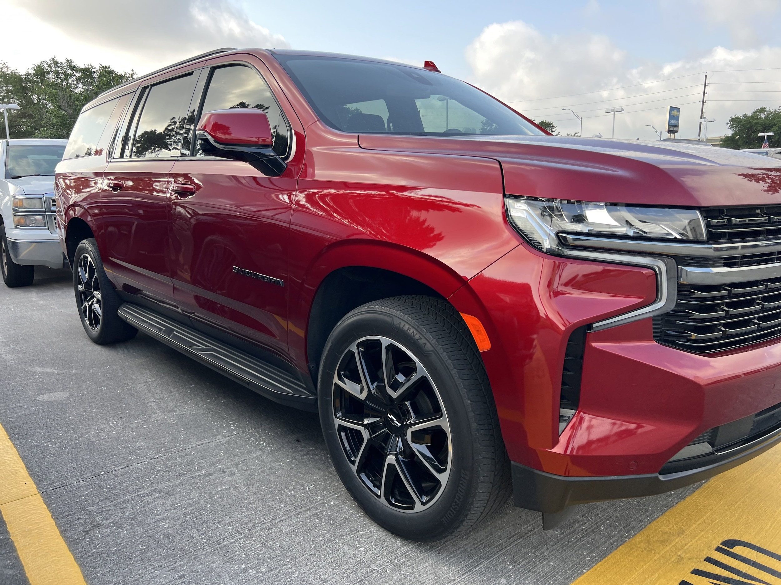 Certified 2022 Chevrolet Suburban RST with VIN 1GNSCEKL3NR265140 for sale in Baytown, TX