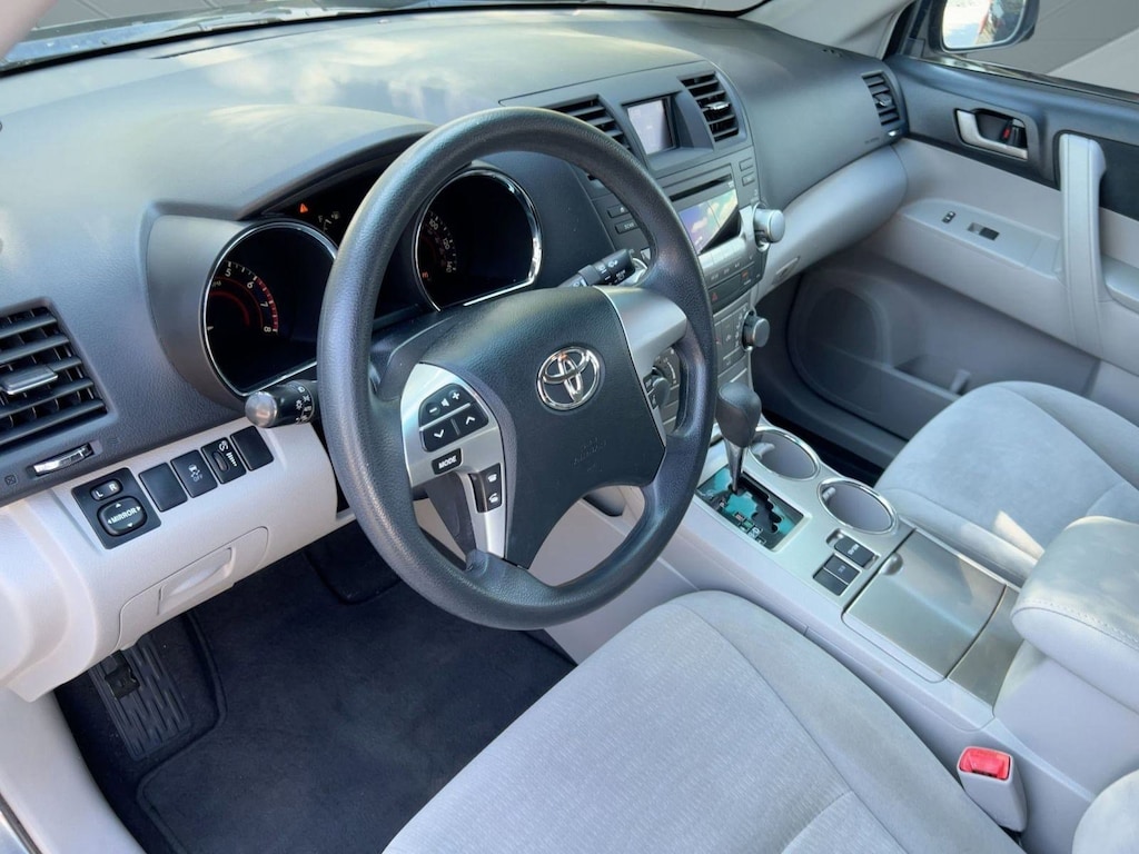 Used 2012 Toyota Highlander SE SUV