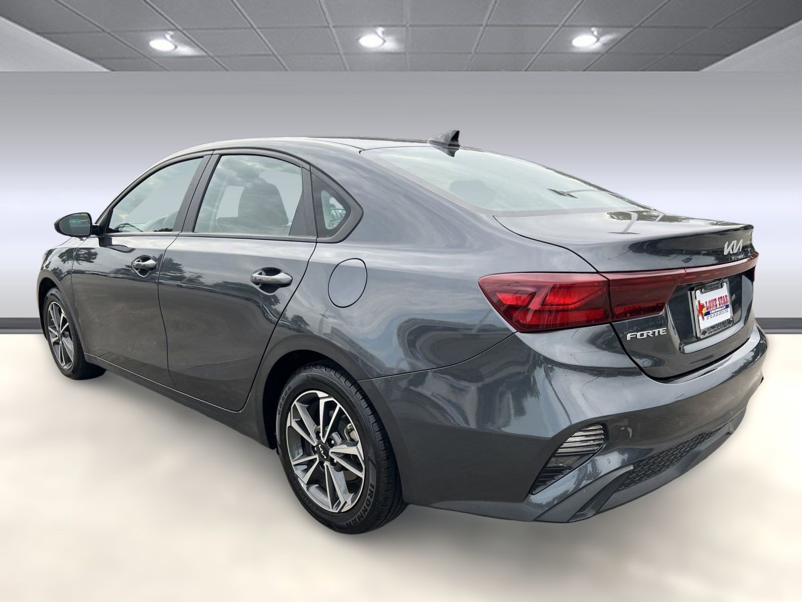 2023 Kia Forte LXS photo 3
