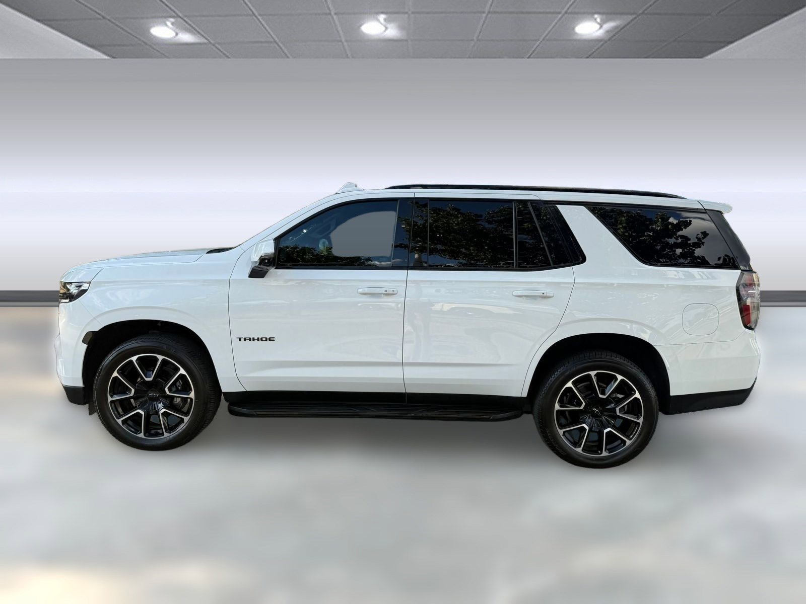 2023 Chevrolet Tahoe RST photo 2
