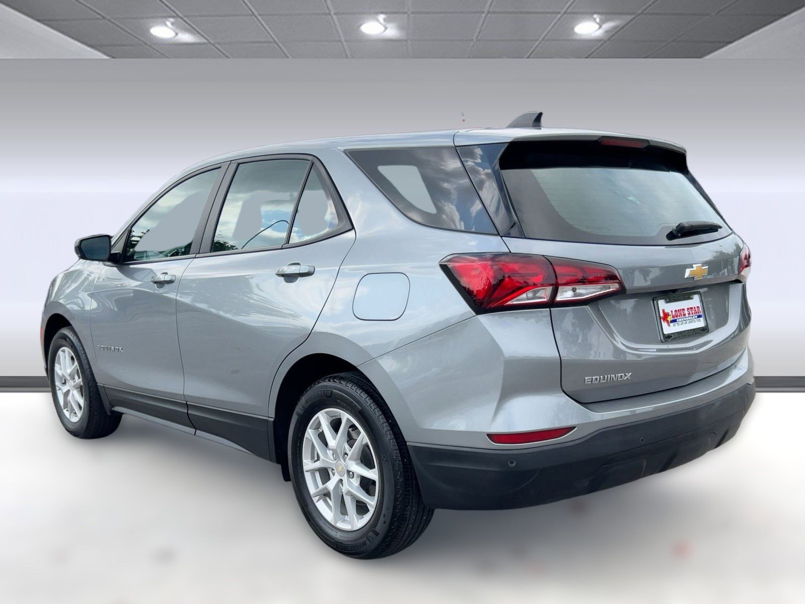 2023 Chevrolet Equinox LS photo 3