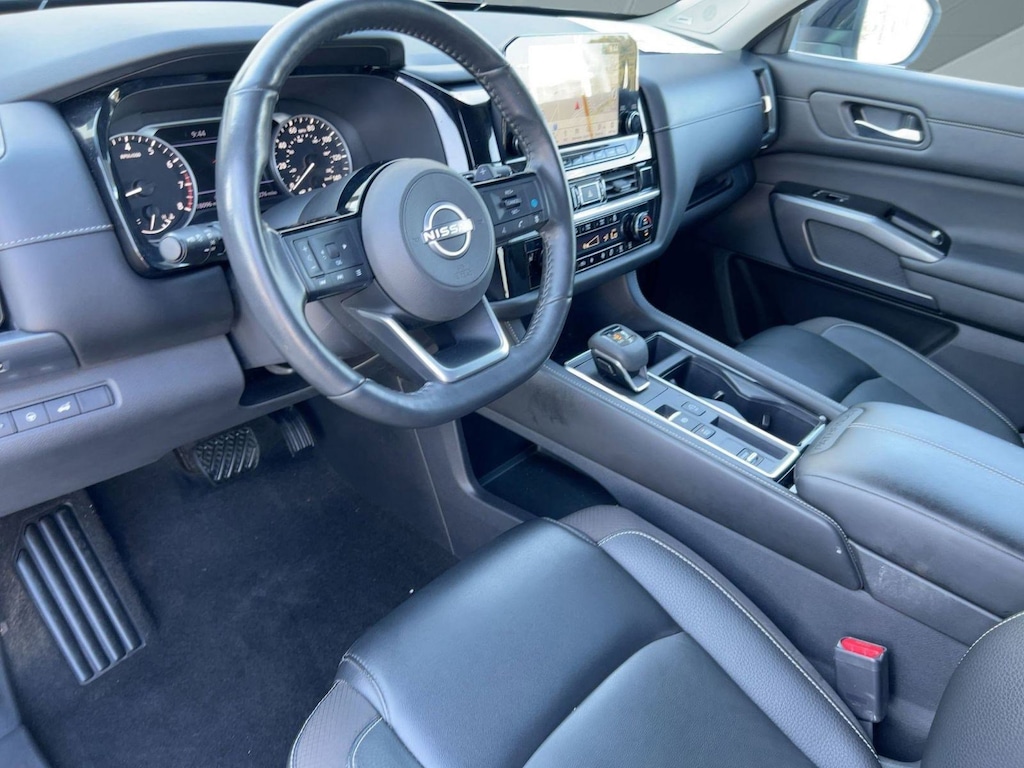 Used 2023 Nissan Pathfinder SL SUV