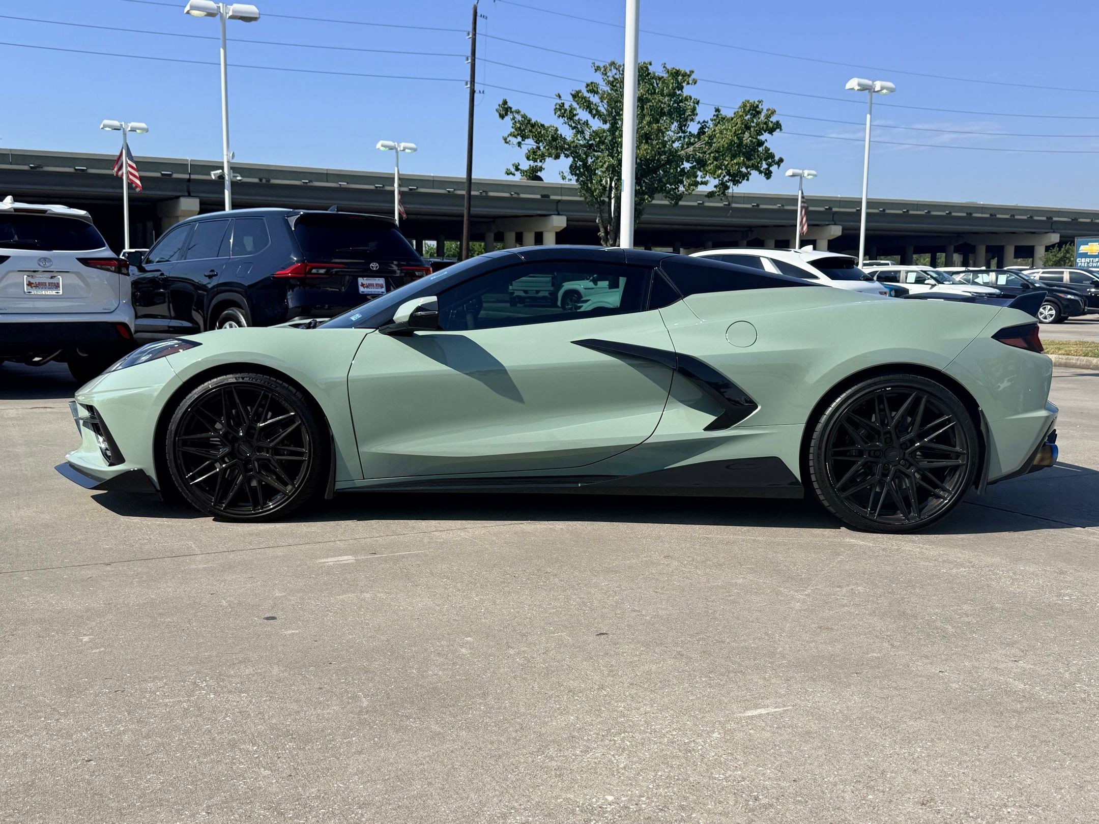 2024 Chevrolet Corvette Stingray 3LT photo 2