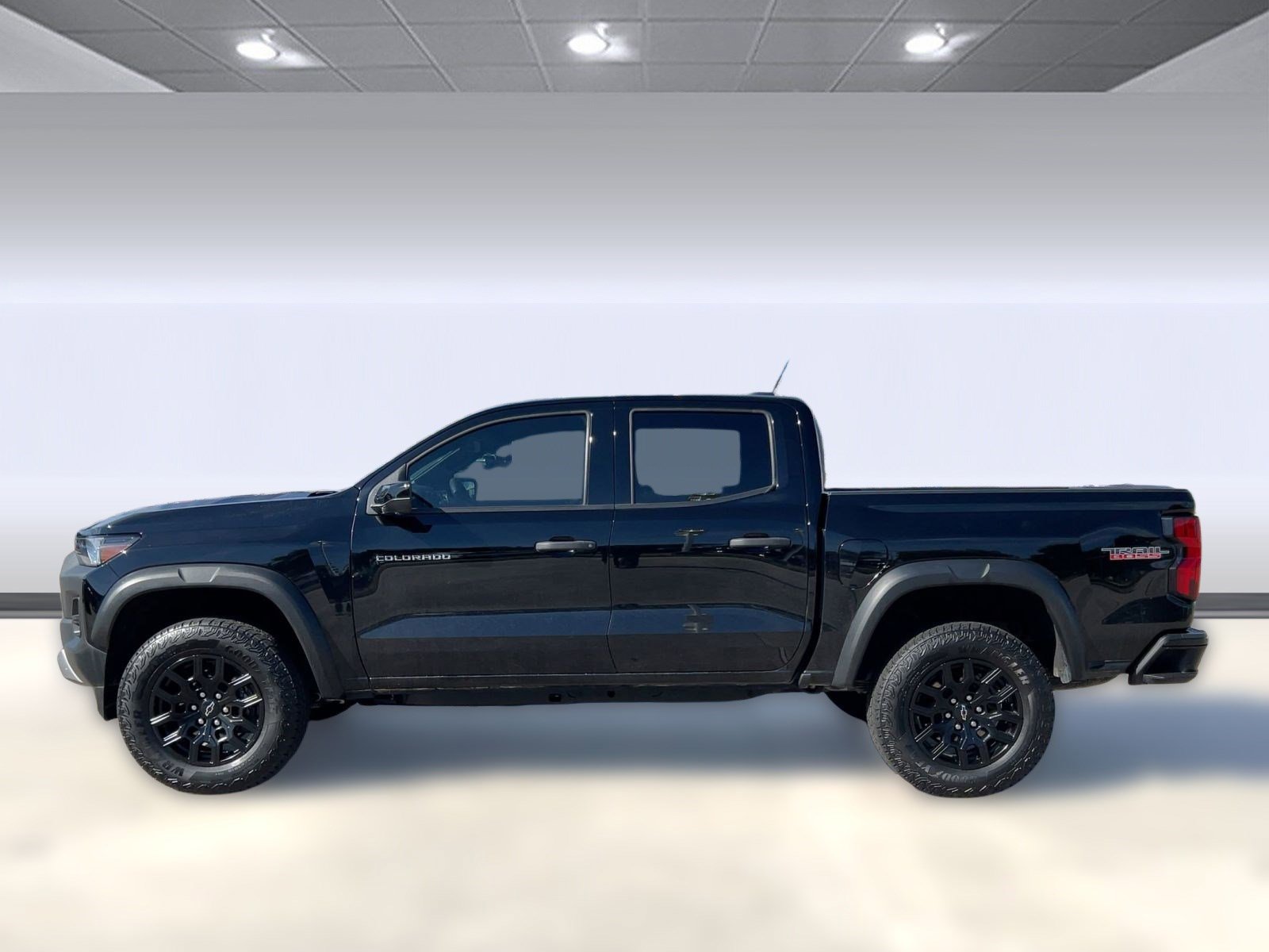 2024 Chevrolet Colorado Trail Boss photo 2