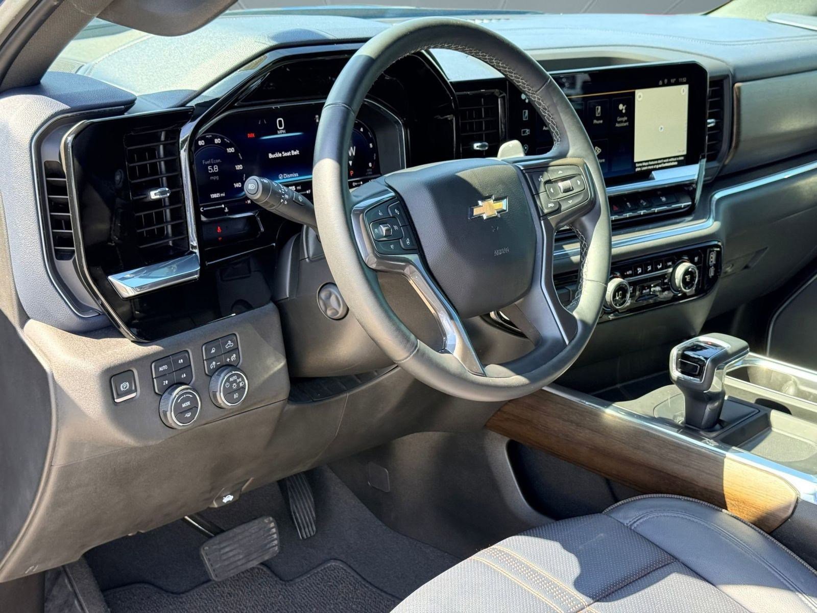 2024 Chevrolet Silverado 1500 High Country photo 3