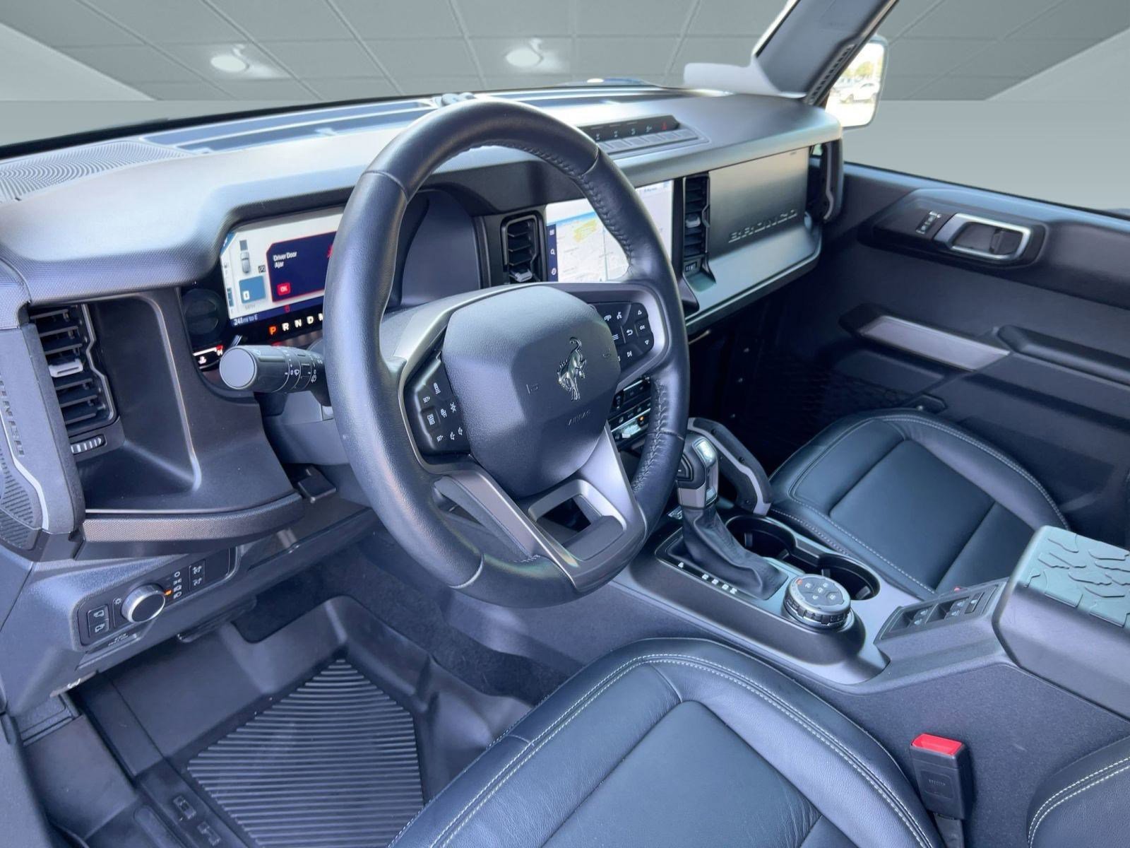 2021 Ford Bronco First Edition photo 4