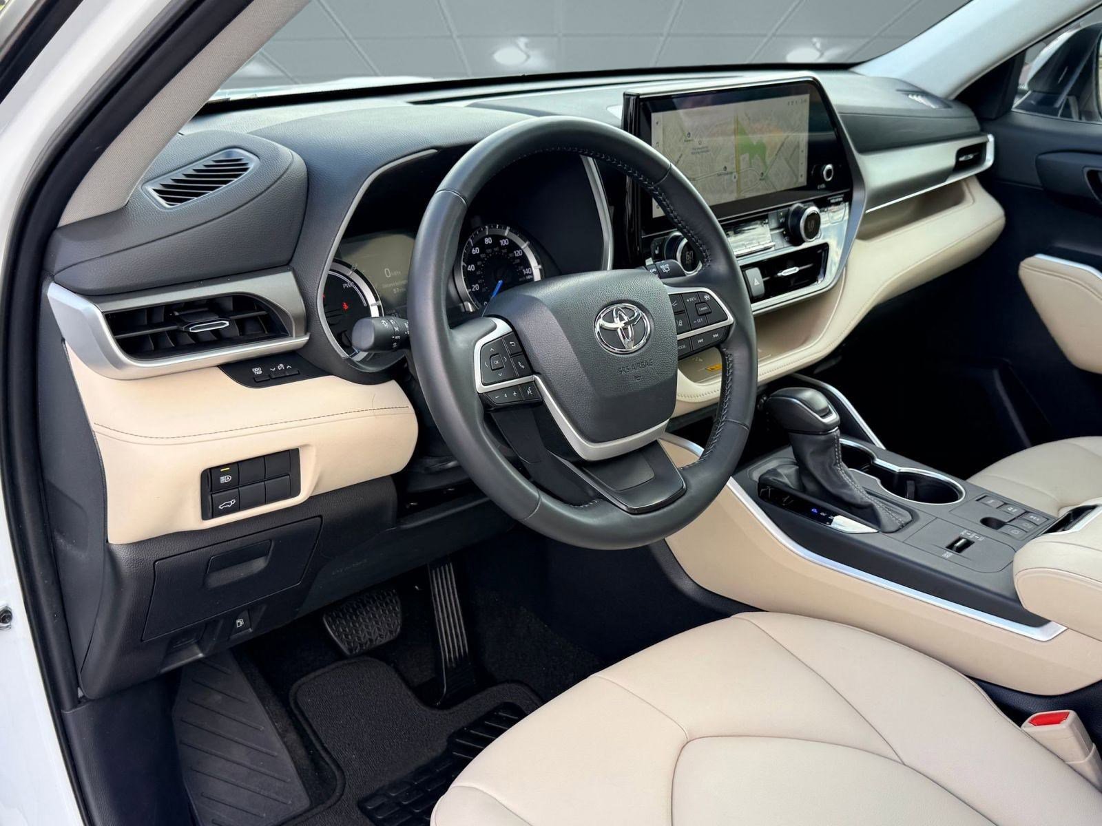 2024 Toyota Highlander Hybrid XLE photo 4