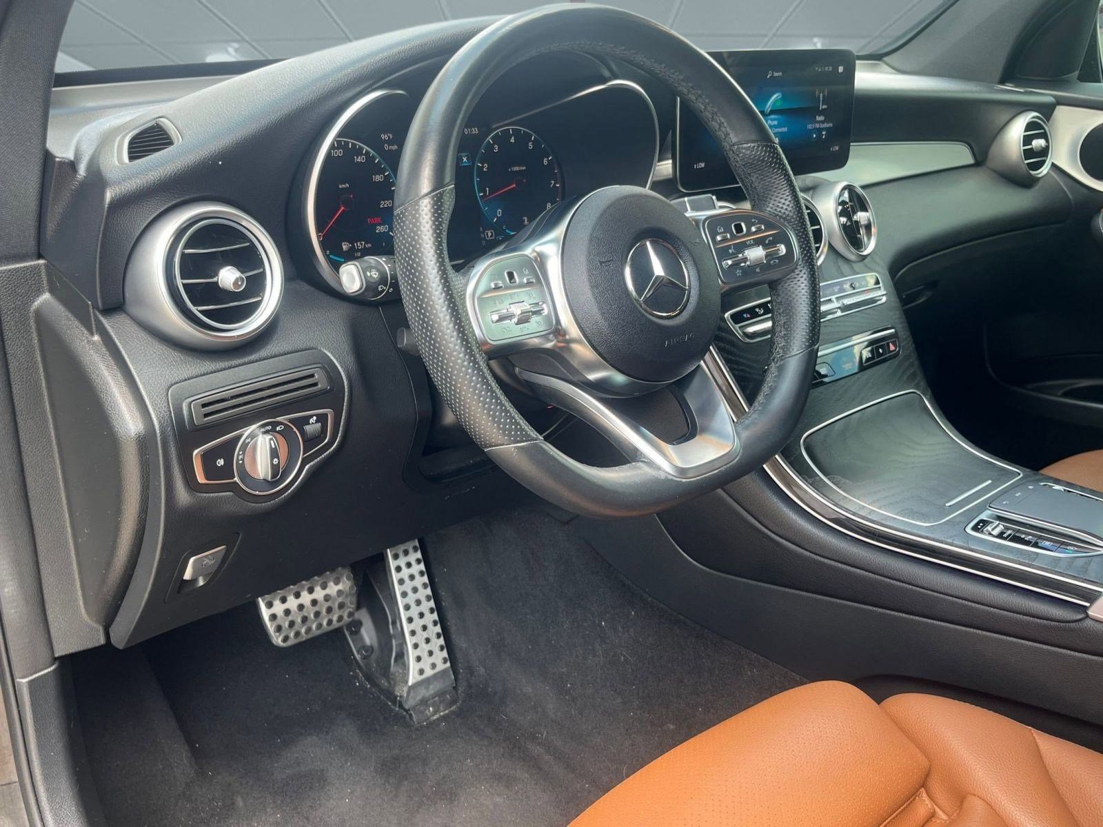 2022 Mercedes Benz GLC 300 photo 3