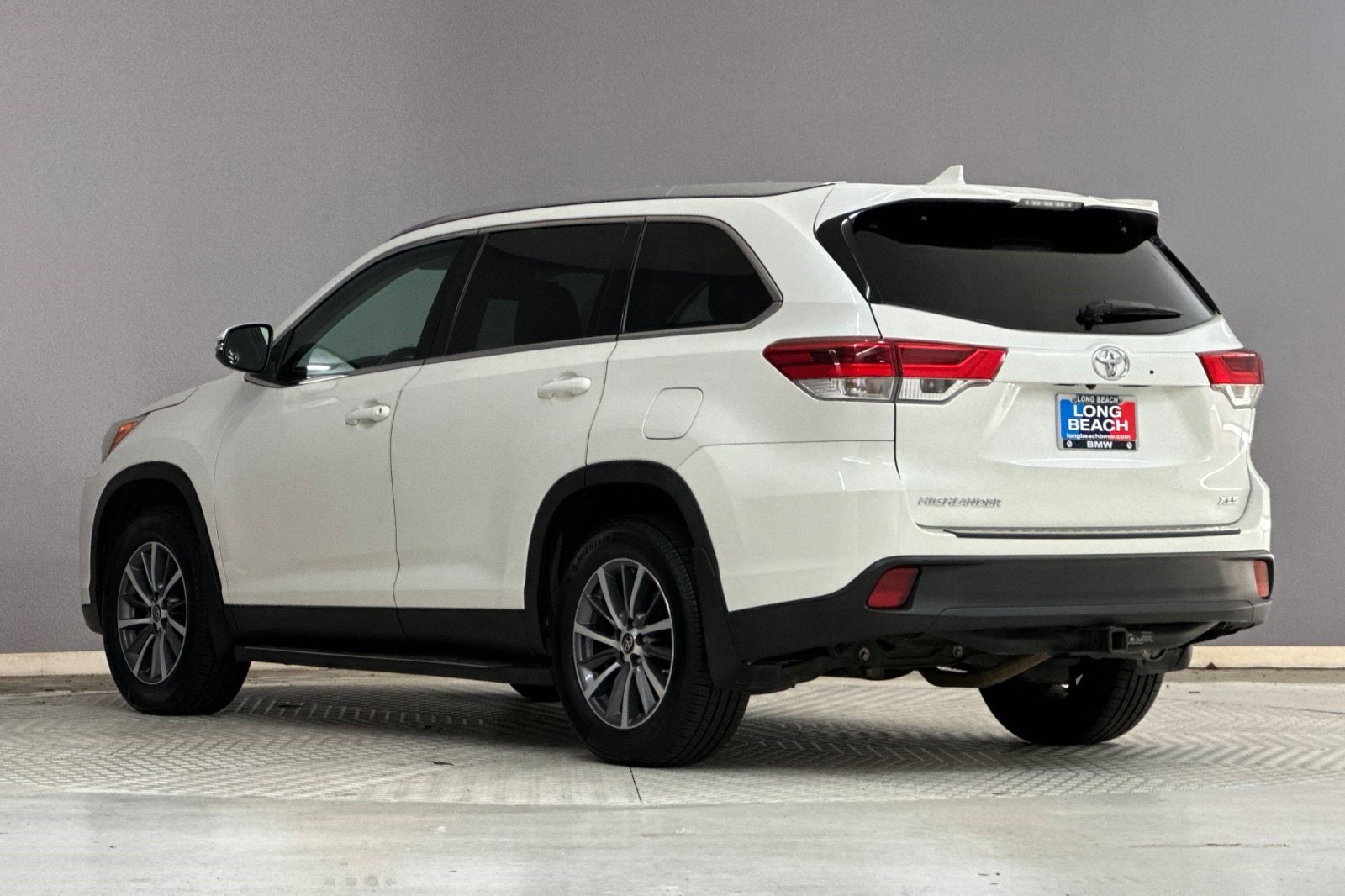 2019 Toyota Highlander XLE V6 photo 2