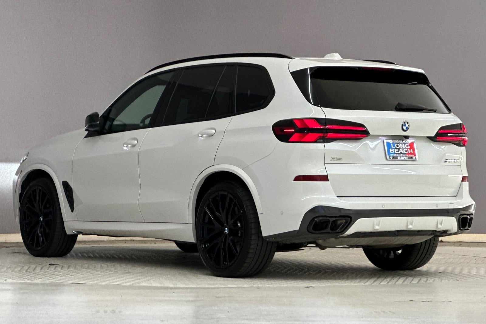 2024 BMW X5 M60i photo 2