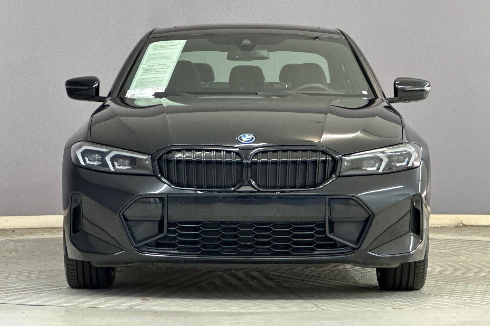 2023 BMW 330e photo 4