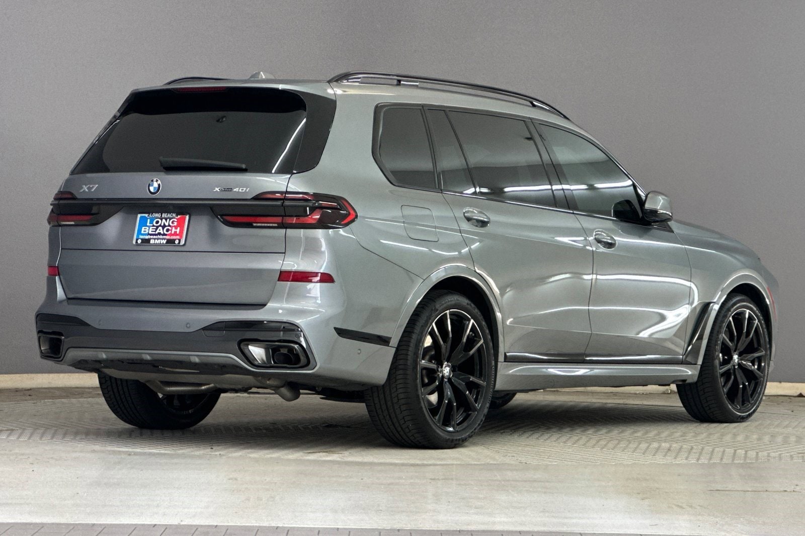 2025 BMW X7 xDrive40i photo 3