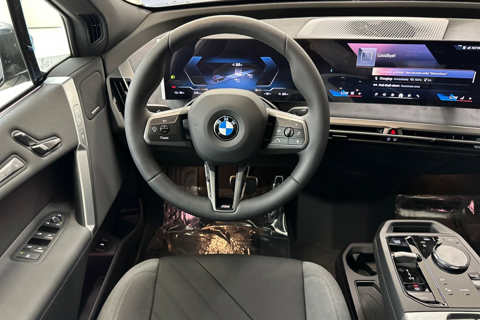 2026 BMW iX 45 - Photo 26