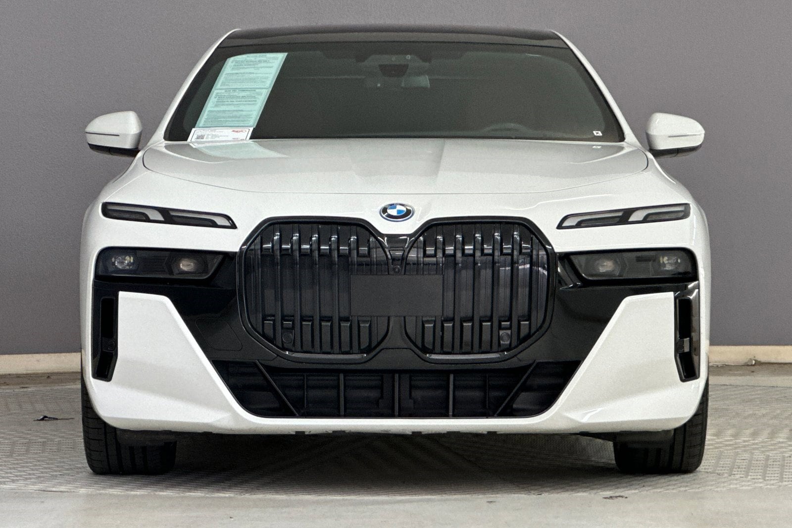 2024 BMW i7 xDrive60 photo 4