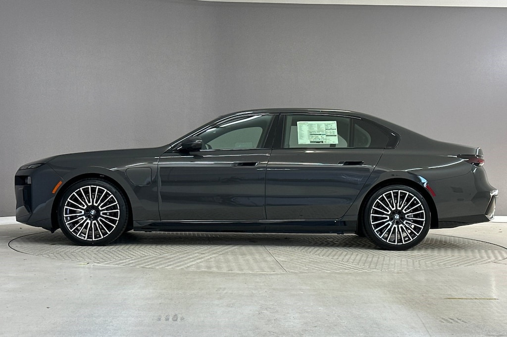 New 2026 BMW 750e xDrive Sedan