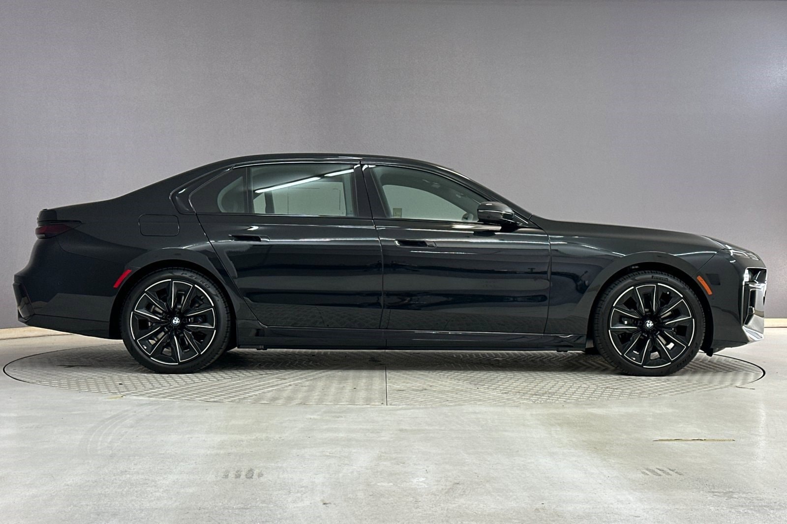 2026 BMW 7 Series 750e - Photo 7