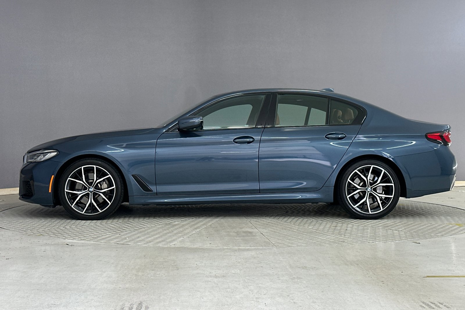 2023 Bmw 530i photo 2