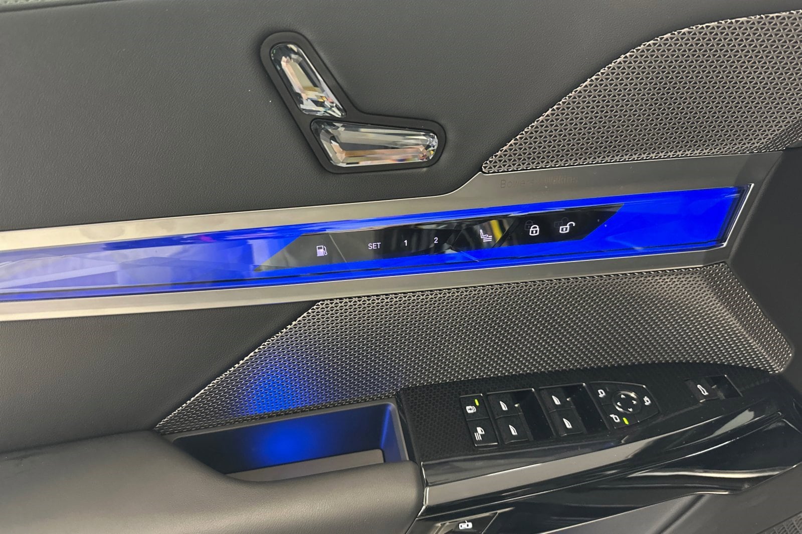2026 BMW 7 Series 750e - Photo 13