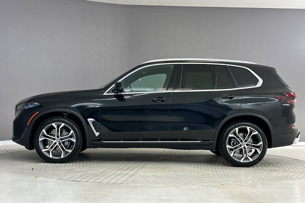 New 2026 BMW X5 sDrive40i SUV