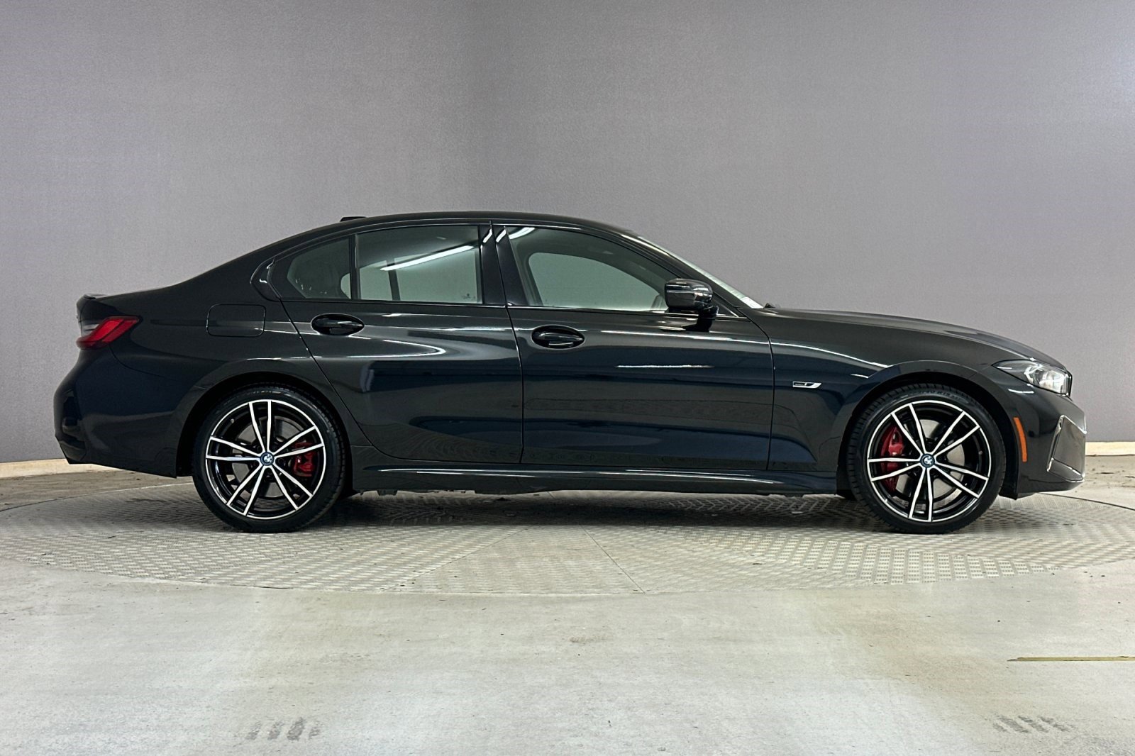 2023 BMW 330e photo 6