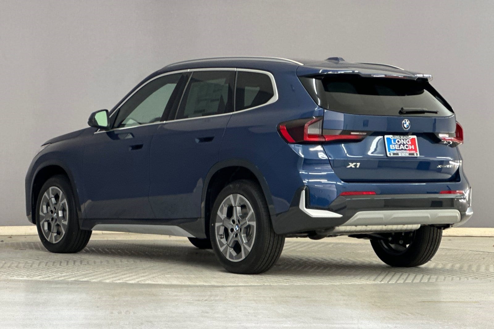 2025 BMW X1 xDrive28i photo 2