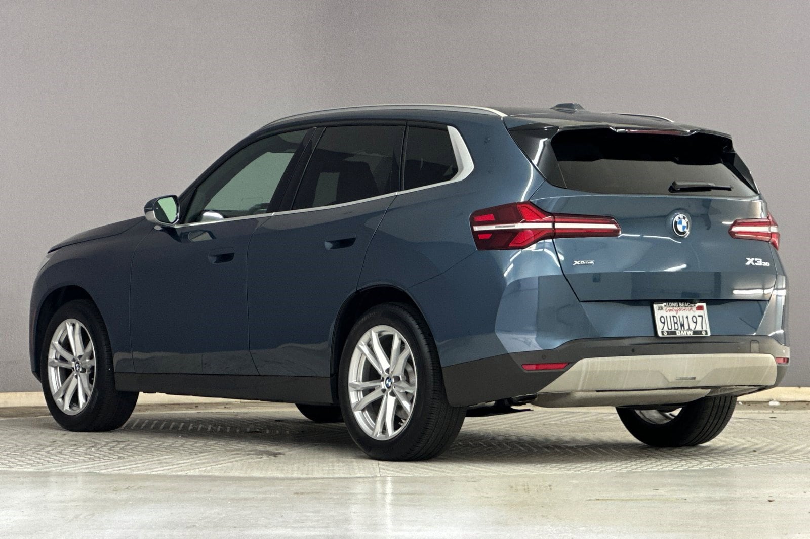 2025 BMW X3 30 xDrive photo 2