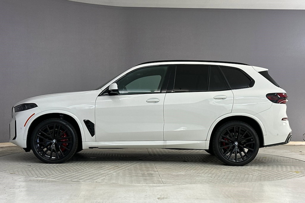New 2026 BMW X5 sDrive40i SUV