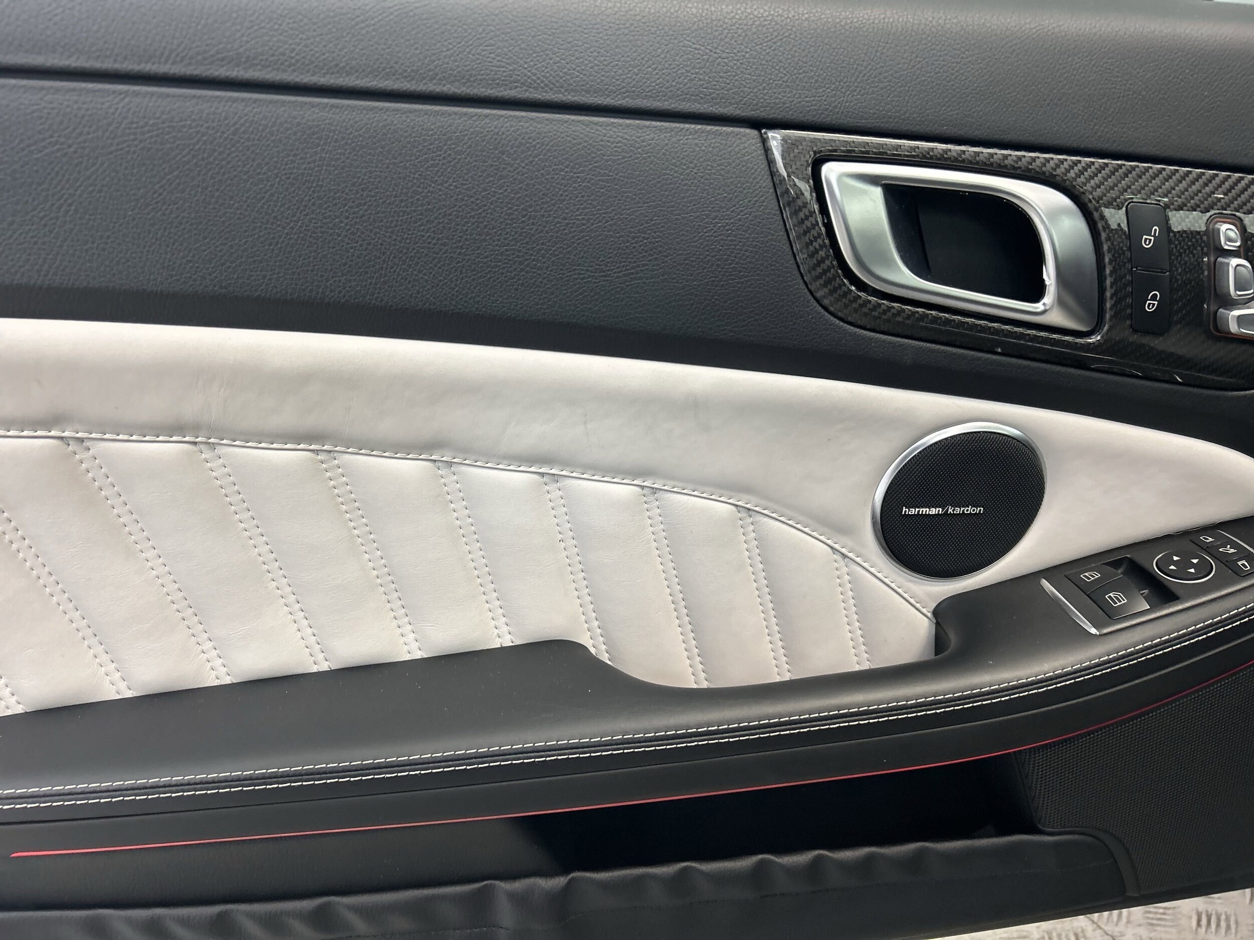 2019 Mercedes Benz SLC AMG 43 photo 3