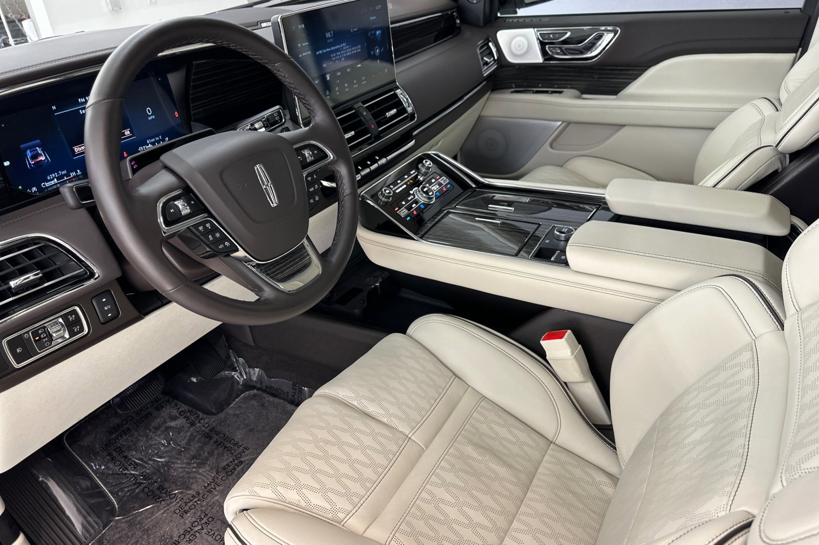 2023 Lincoln Navigator Black Label photo 4