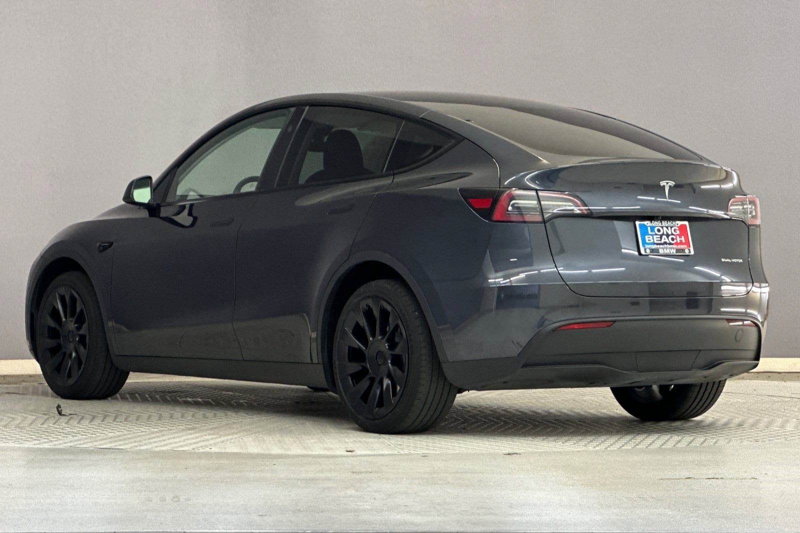 2024 Tesla Model Y Long Range photo 2