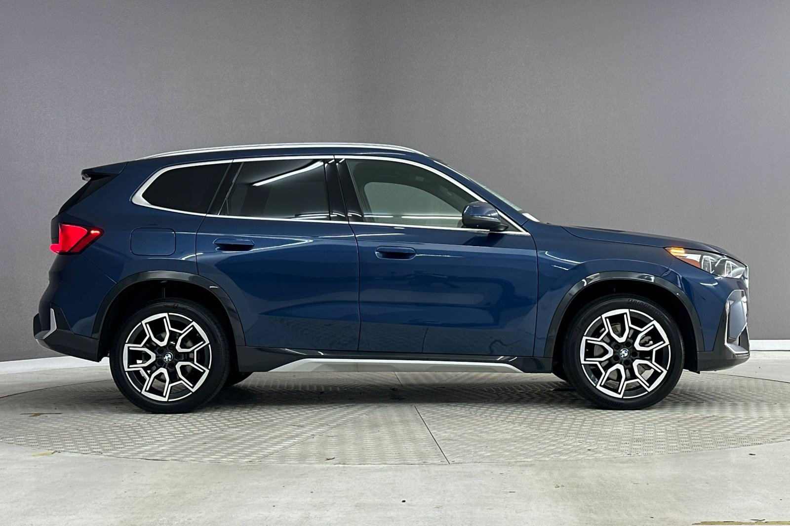 X1 XDrive28i SUV