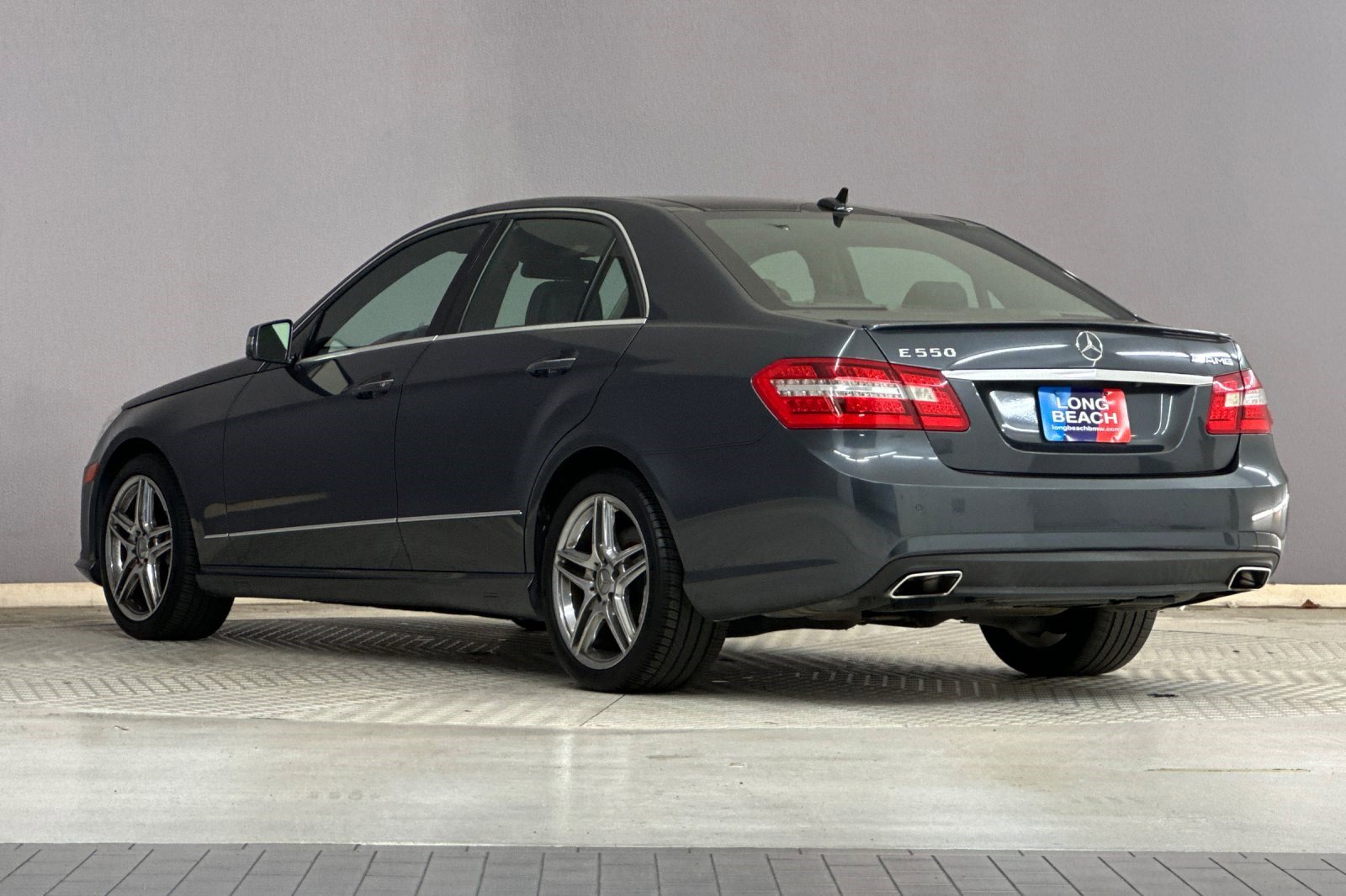 2011 Mercedes Benz E 550 Sedan photo 3