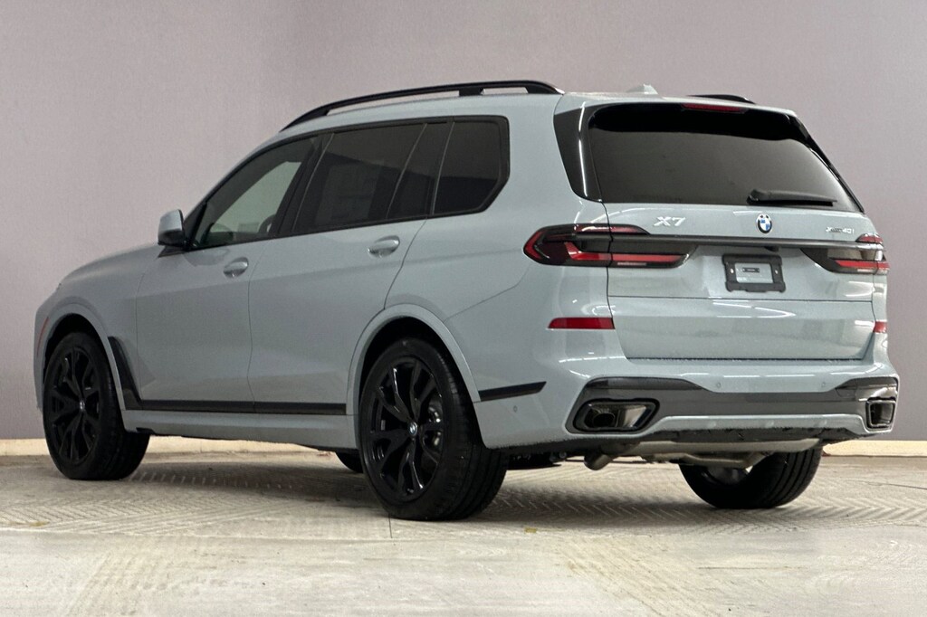 New 2026 BMW X7 xDrive40i SUV
