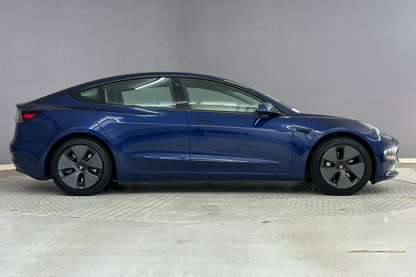 2021 Tesla Model 3 Standard Range Plus photo 6