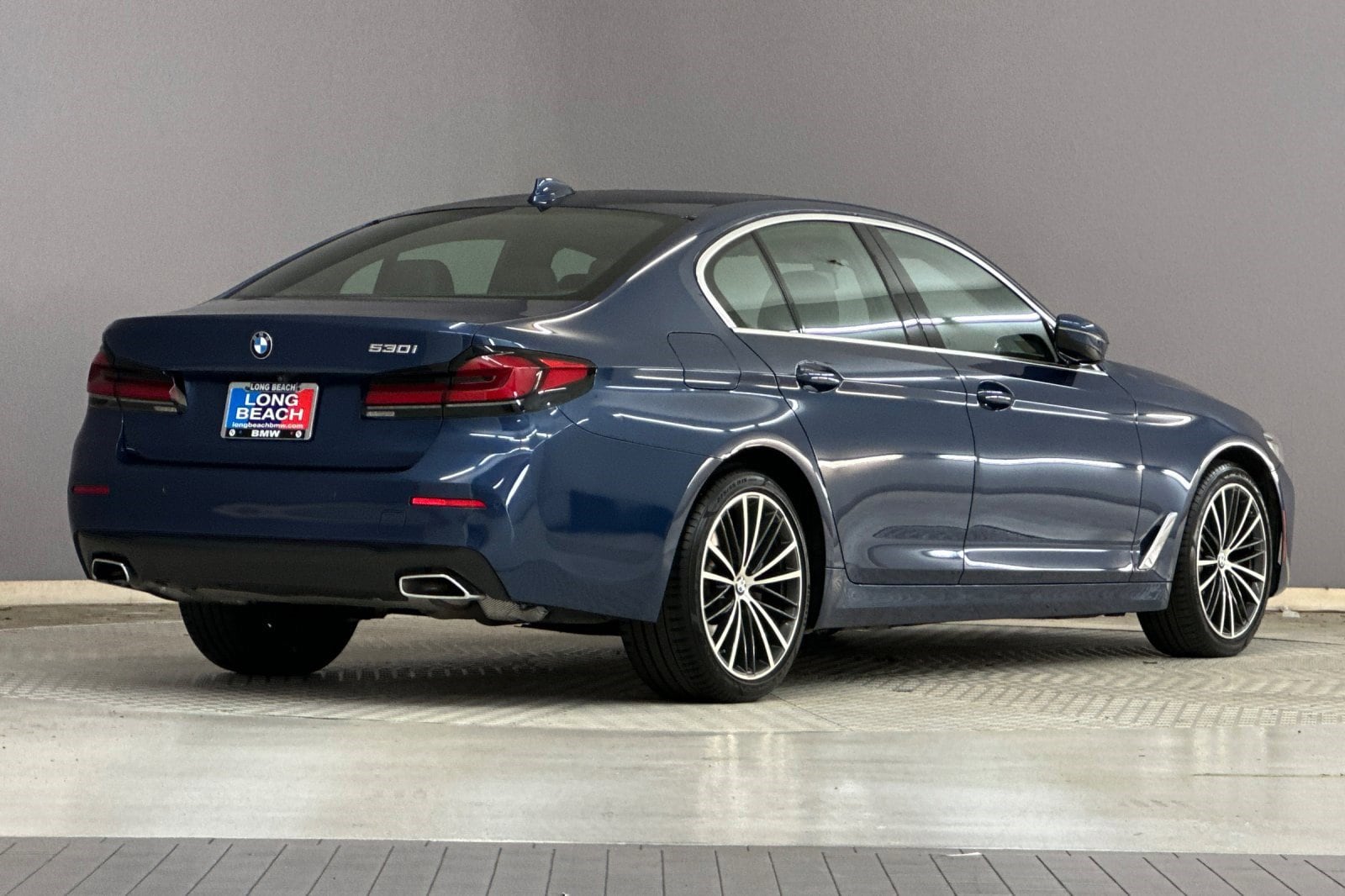 2023 BMW 530i photo 3