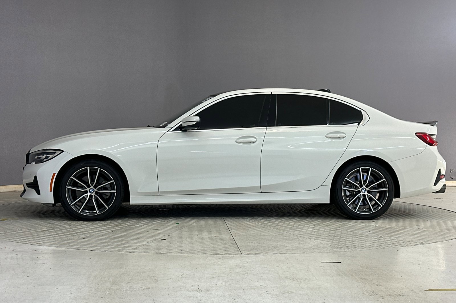 2019 Bmw 330i Sedan photo 2