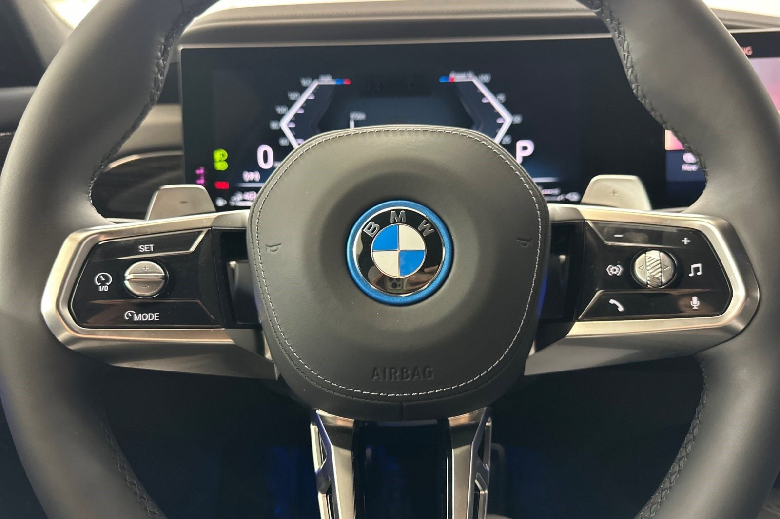 2026 BMW 7 Series 750e - Photo 16