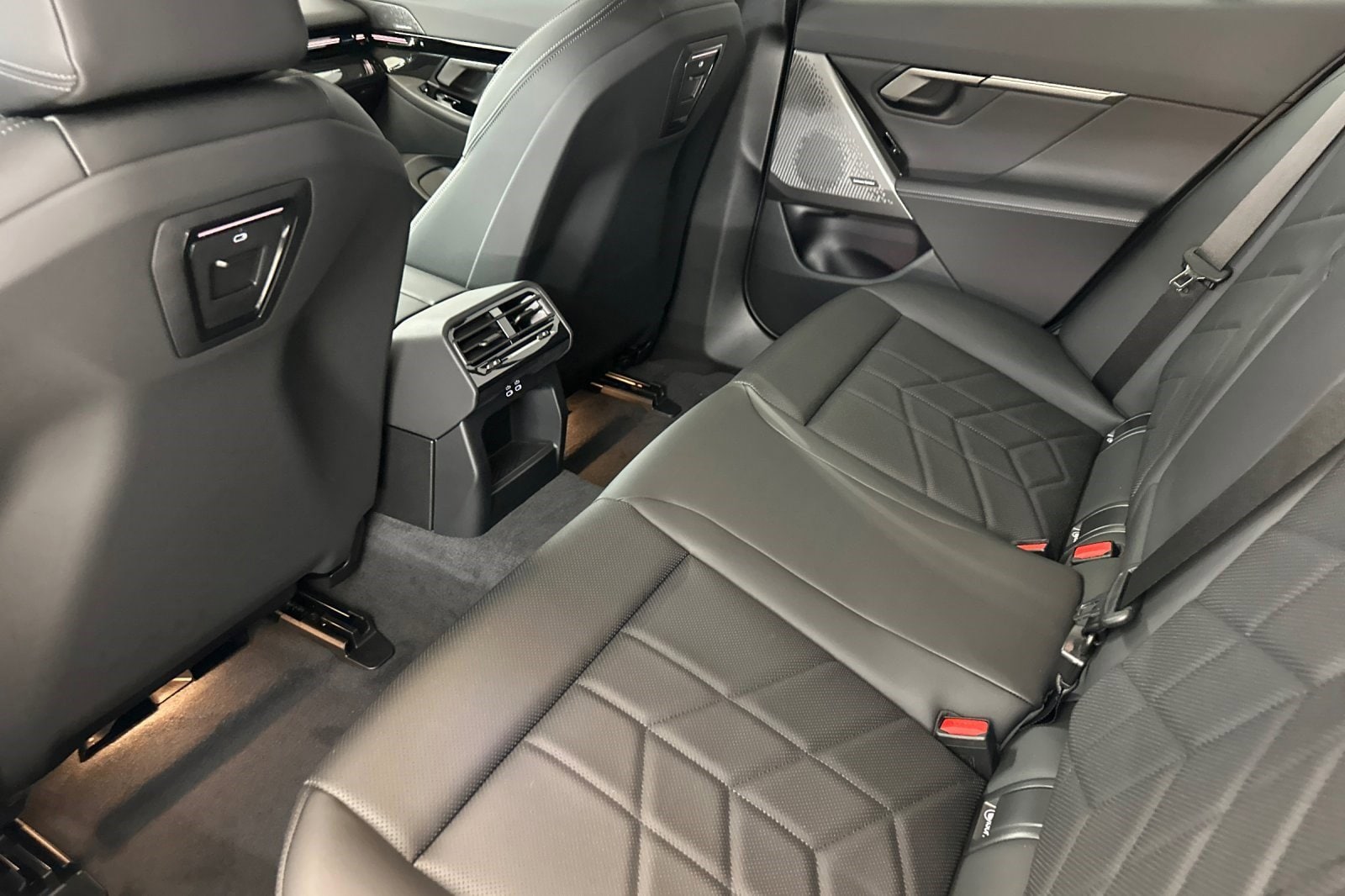 2026 BMW 5 Series 530i - Photo 19