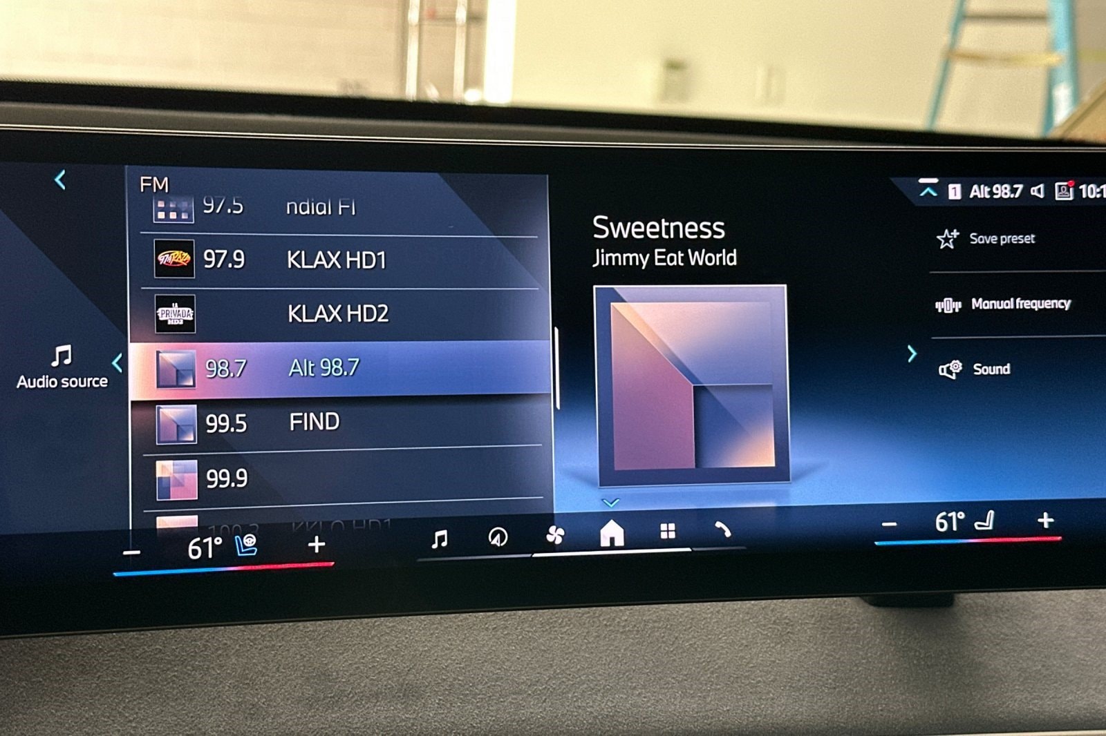 2026 BMW iX 45 - Photo 22