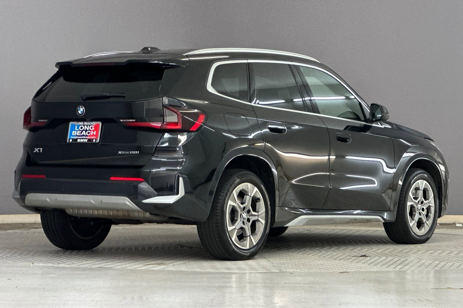 2025 BMW X1 xDrive28i photo 3