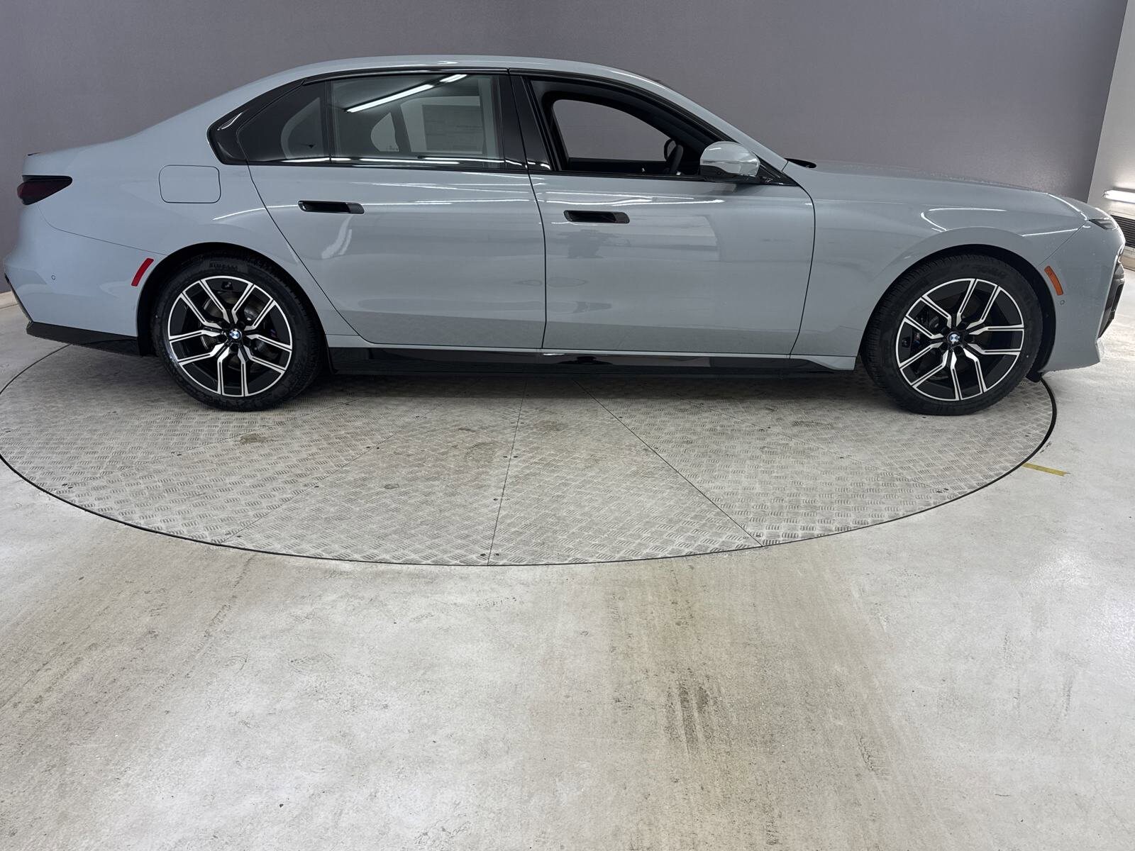 2025 Bmw i7 xDrive60 photo 3
