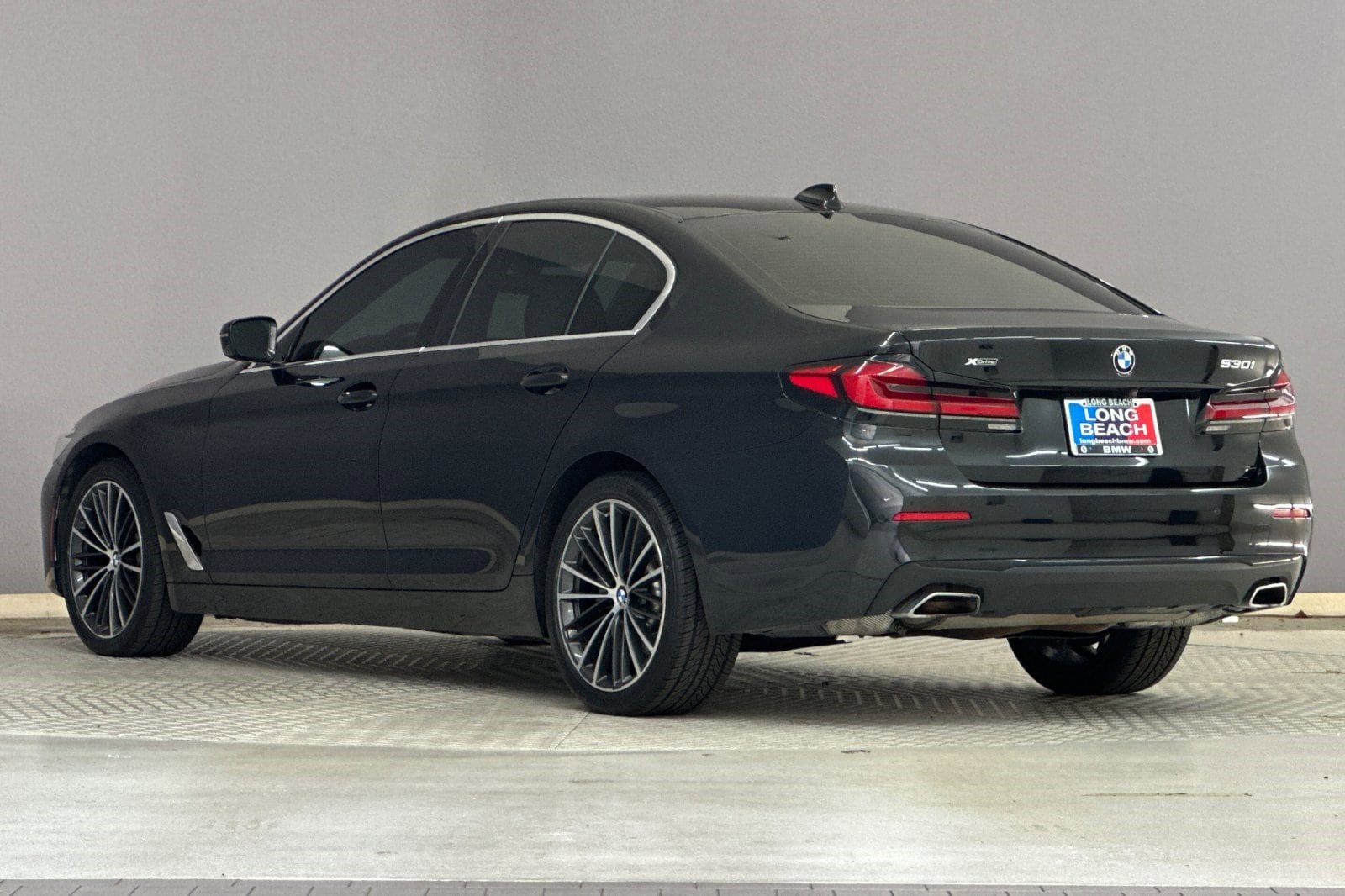 2023 BMW 530i xDrive photo 2