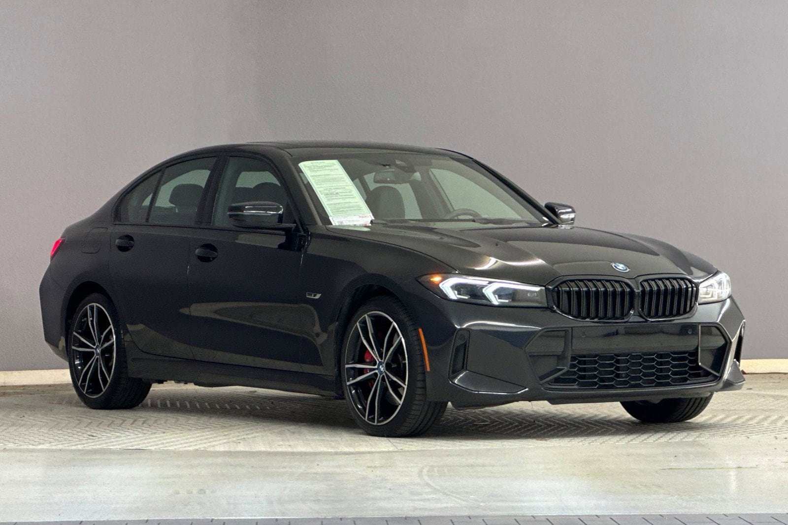 2023 BMW 330e photo 5