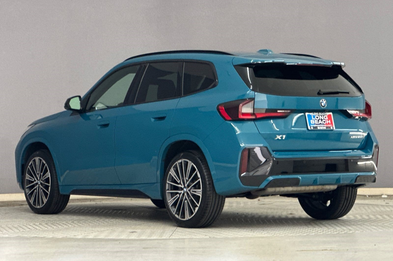 2023 BMW X1 xDrive28i photo 2