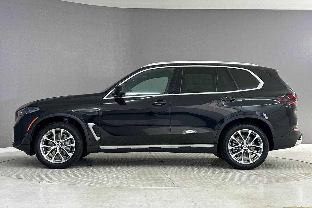 New 2026 BMW X5 sDrive40i SUV