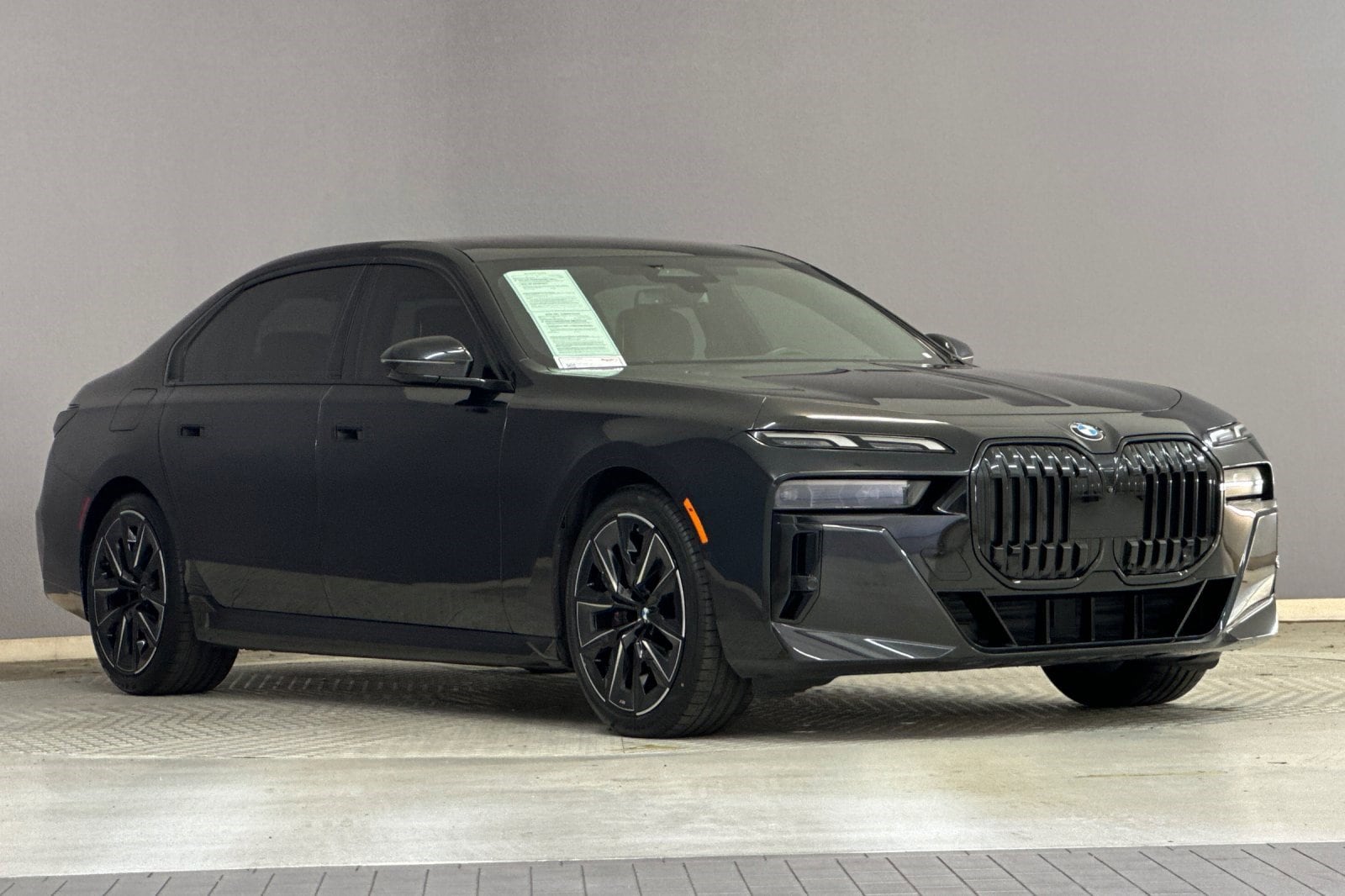 2024 BMW 740i photo 5