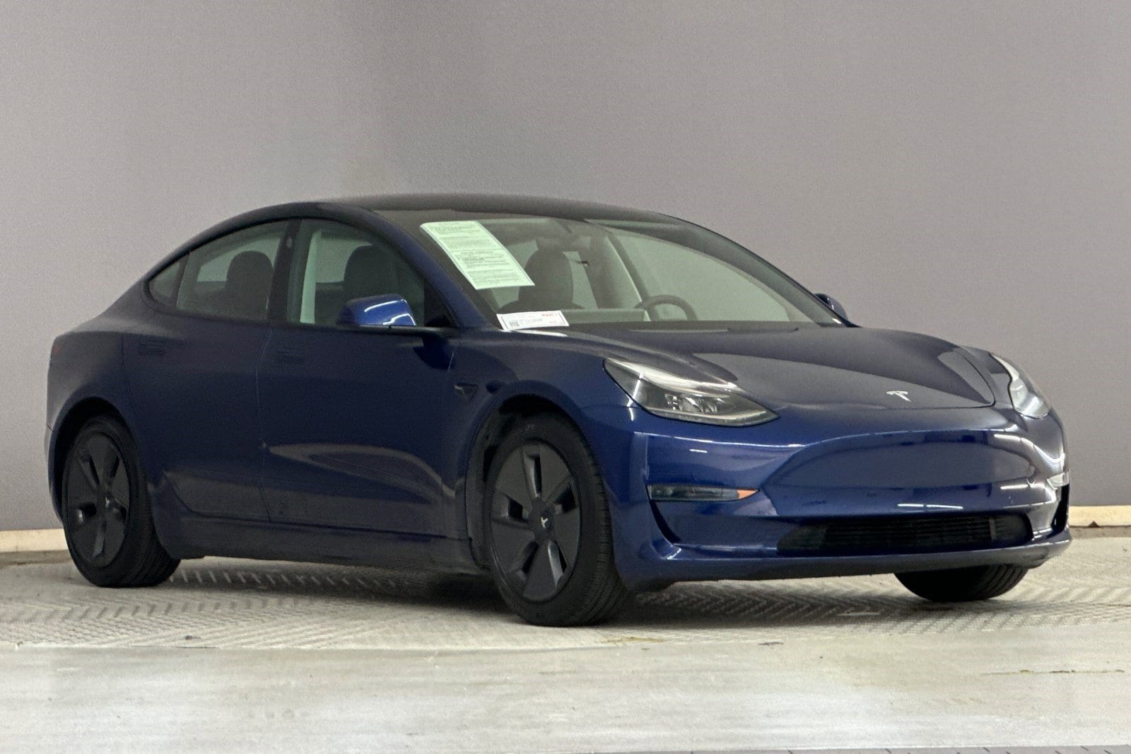2021 Tesla Model 3 Standard Range Plus photo 5
