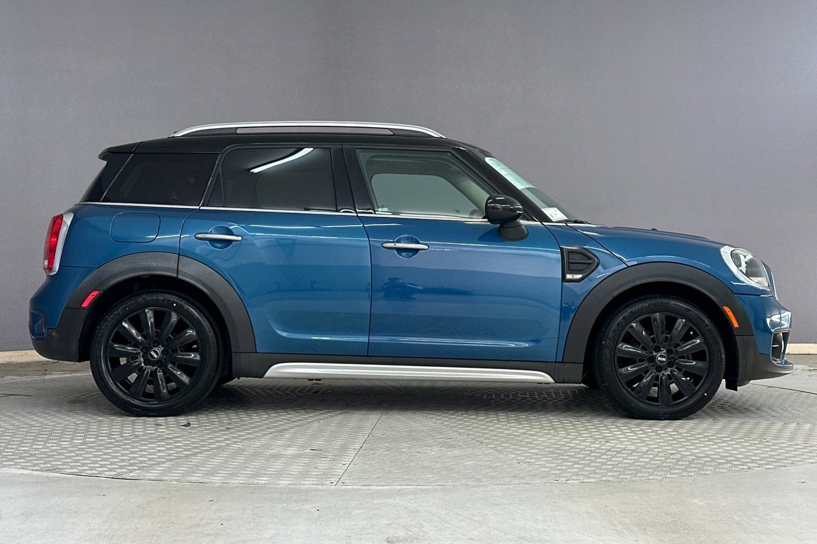 2017 MINI Countryman Cooper photo 6